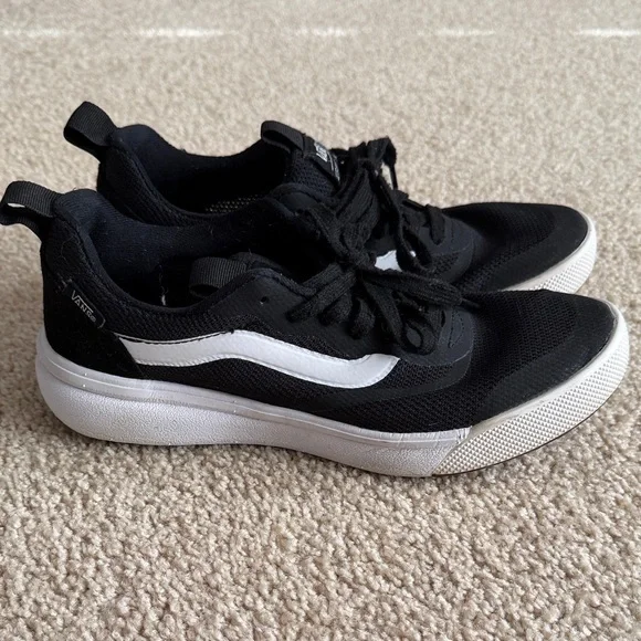 Vans UltraRange Black and White Sneakers - Picture 4 of 5